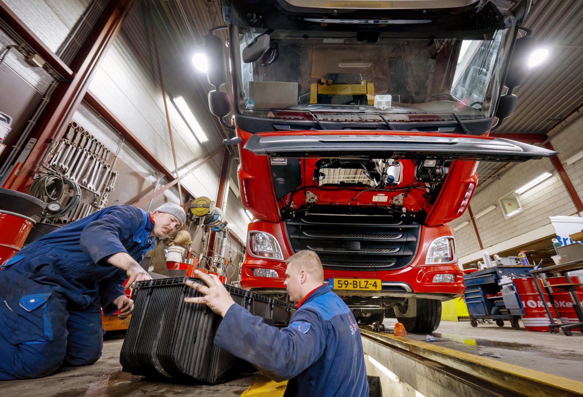 Garage voor vrachtwagenonderhoud