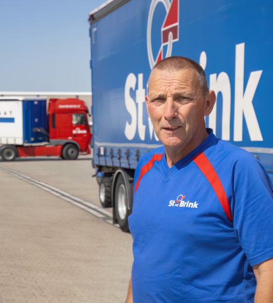 Vakbekwame chauffeurs van St vd Brink voor de bouw