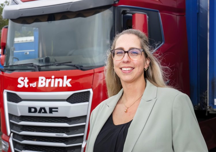 Magazine 80 jaar St vd Brink