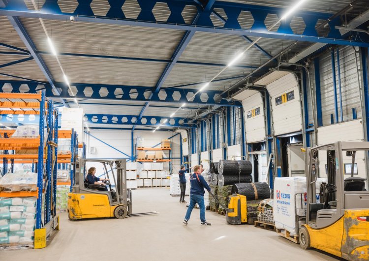 Warehouse opslag door St vd Brink