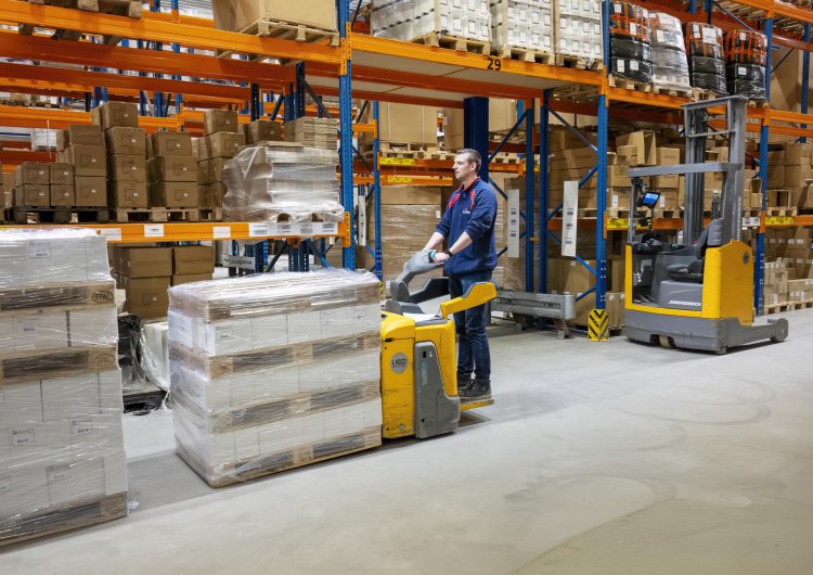 Warehousemedewerker St vd Brink